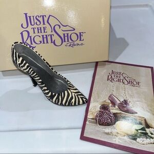 Serengeti miniature stiletto figurine Just the Right Shoe collection by Raine.